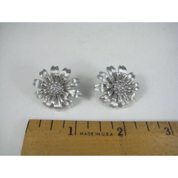 Trifari Silver Tone Clip On Earrings Floral Design Crown MOD Vintage 1950s - Picture 2 of 10